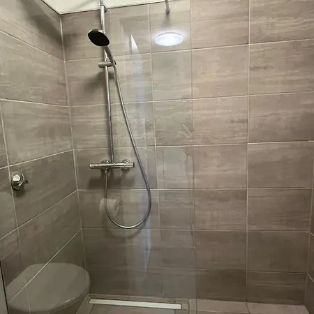 Apartment Zentrales In Mit Balkon