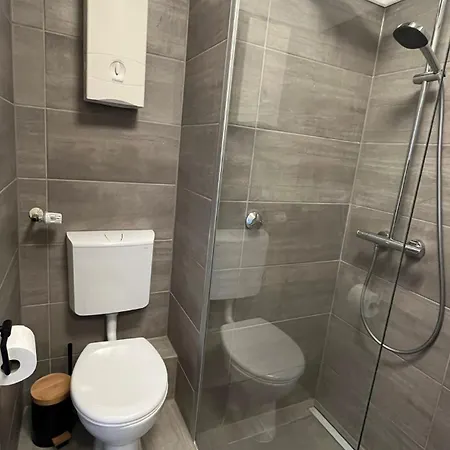 Apartment Zentrales In Mit Balkon Dusseldorf