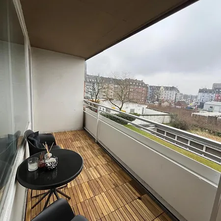 Zentrales In Mit Balkon Dusseldorf