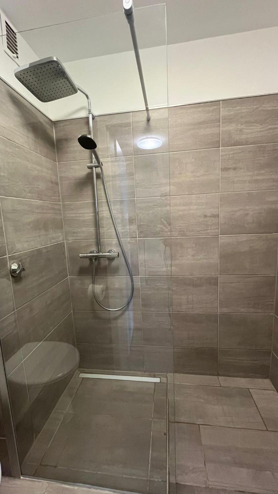 Apartment Zentrales In Mit Balkon