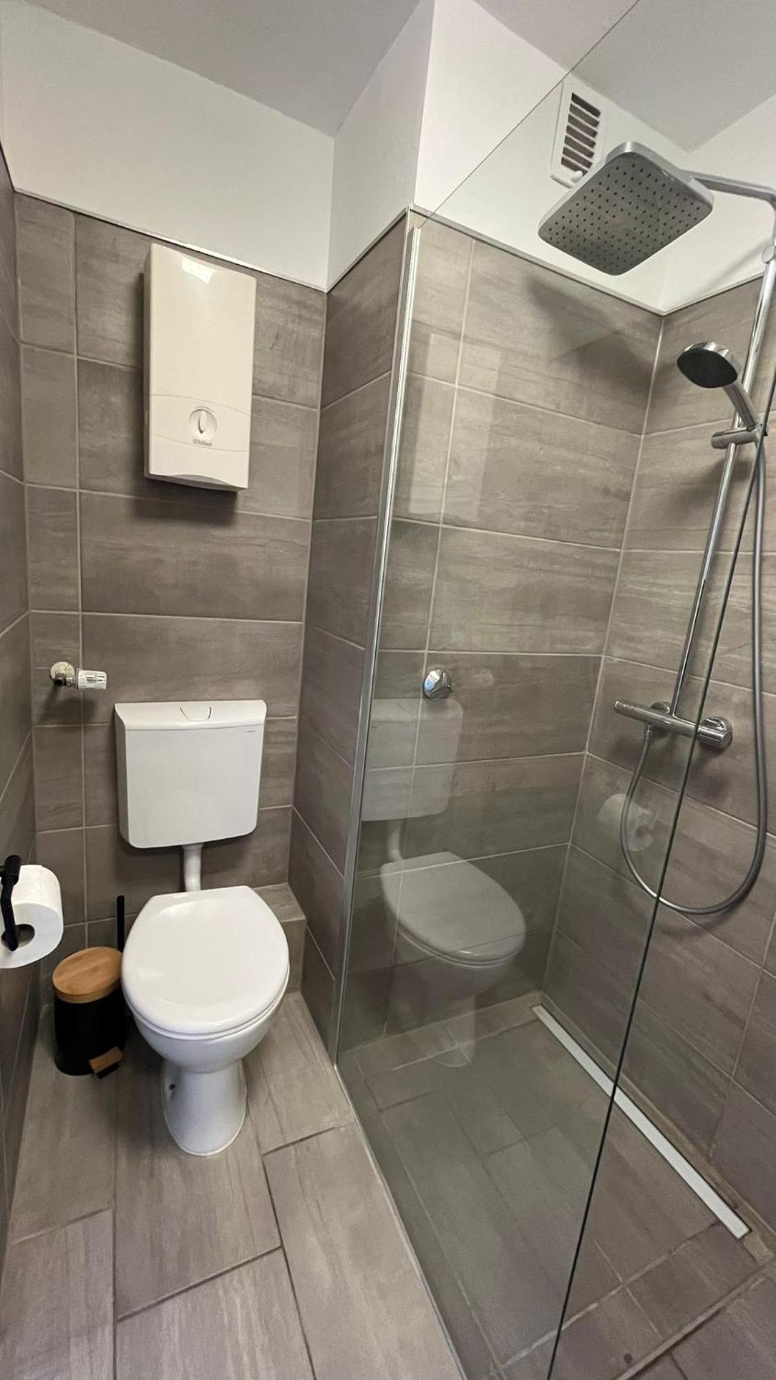 Apartment Zentrales In Mit Balkon Dusseldorf